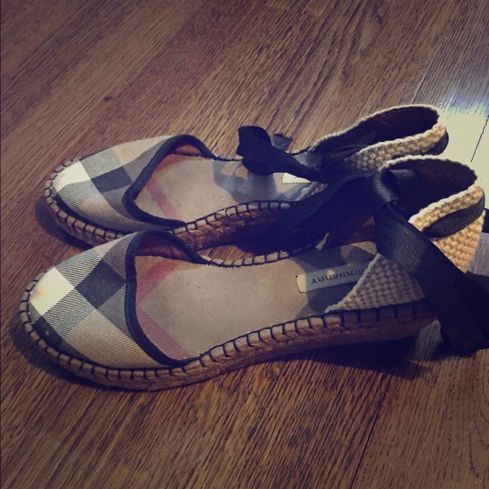Size 38 classic Burberry espadrilles
